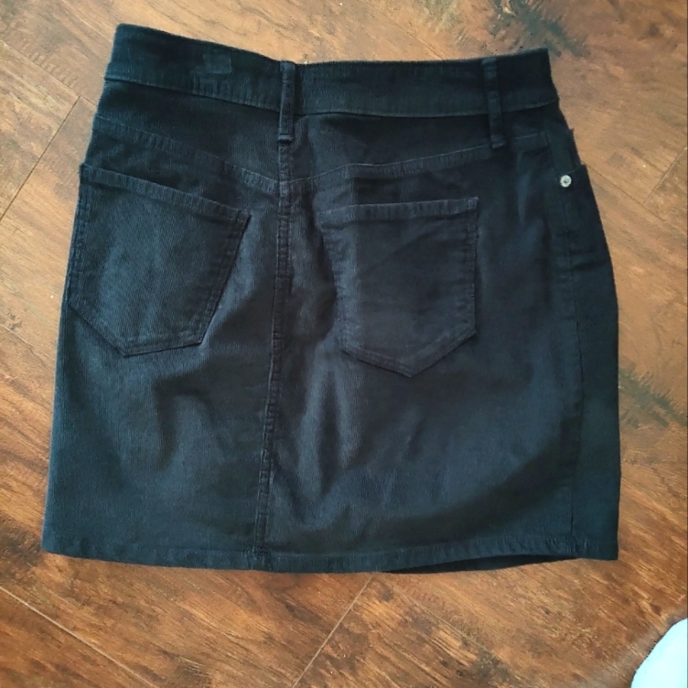 Old Navy Secret Slim Pocket Corduroy mini Skirt.
